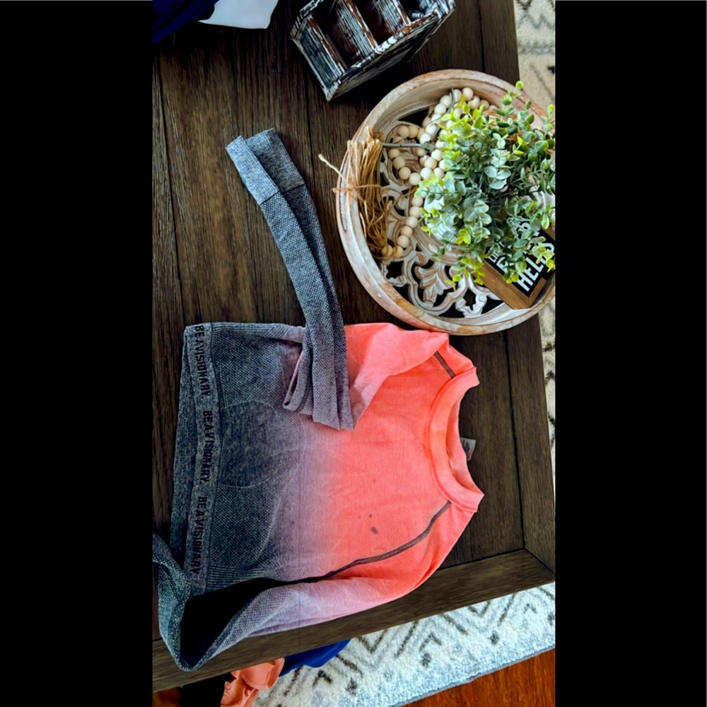 Ombré crop top
